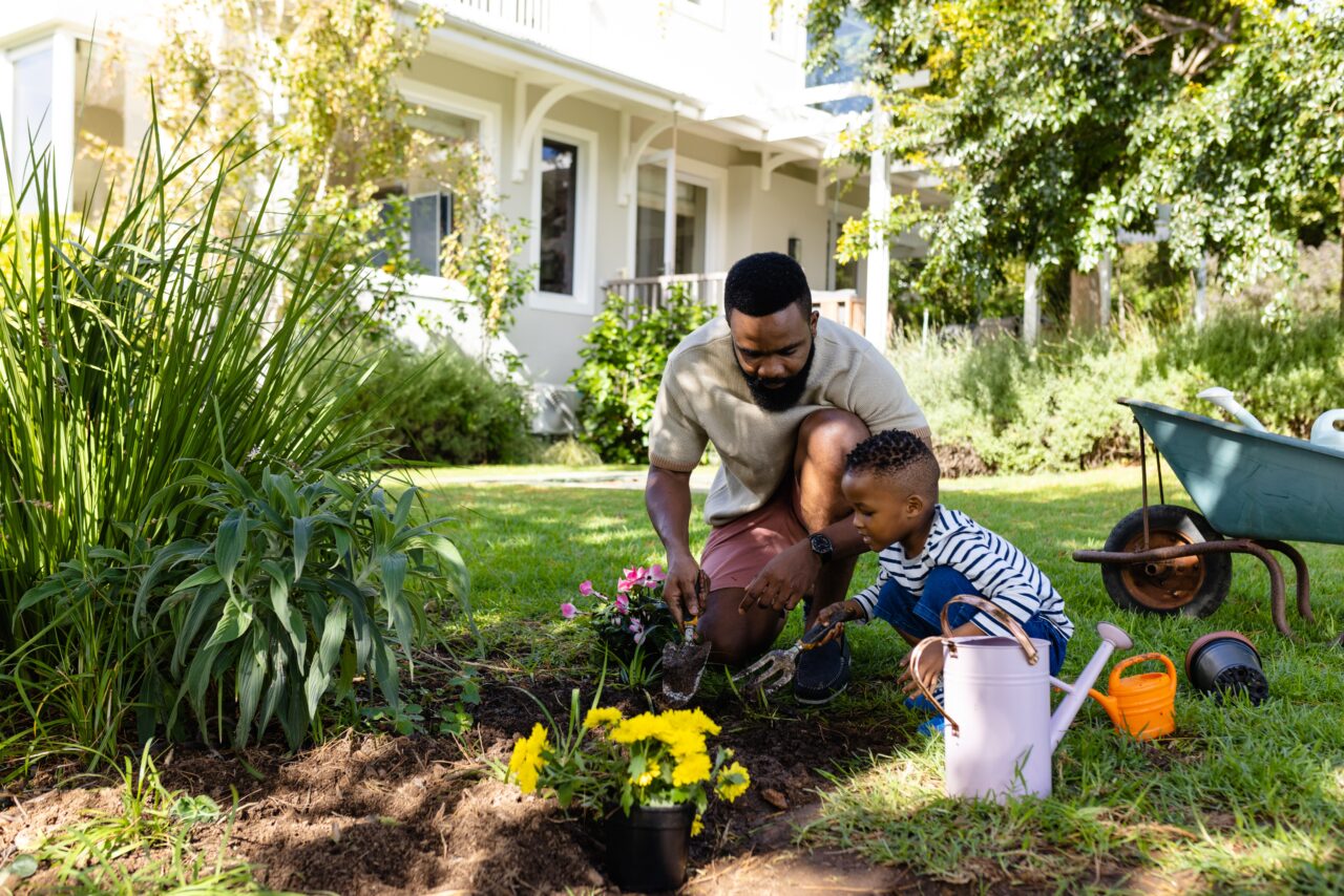 Straightforward Methods to Start Gardening With Youngsters